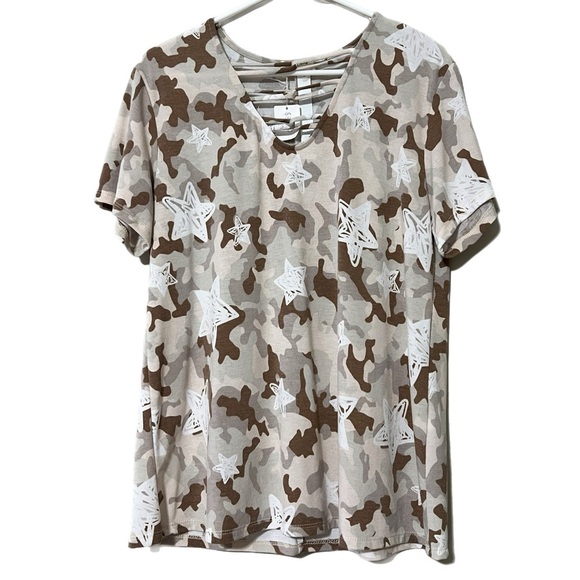 143 Story by Line Up medium short sleeve t-shirt v-neck camo print white stars - Picture 1 of 6